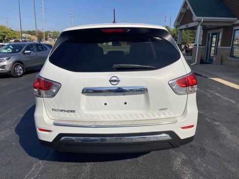 Used 2014 Nissan Pathfinder S image 5