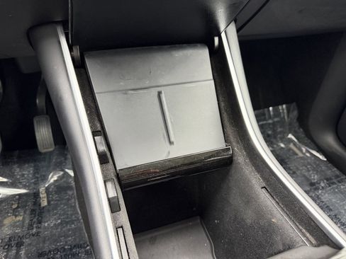 Used 2021 Tesla Model Y Long Range image 24