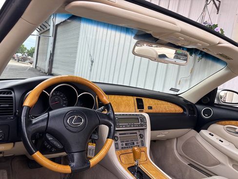 Used 2005 Lexus SC 430 Convertible RWD image 29