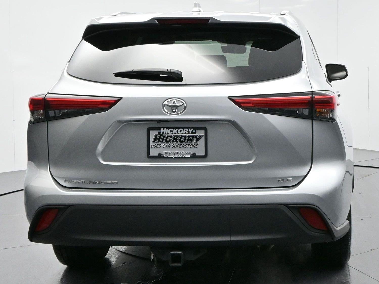 Used 2022 Toyota Highlander XLE FWD image 6