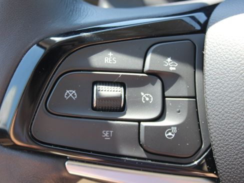 Used 2023 Buick Enclave Avenir w/ Avenir Technology Package AWD/4WD image 10
