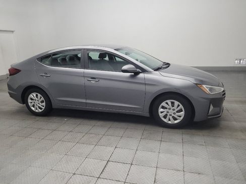 Used 2019 Hyundai Elantra SE FWD image 11