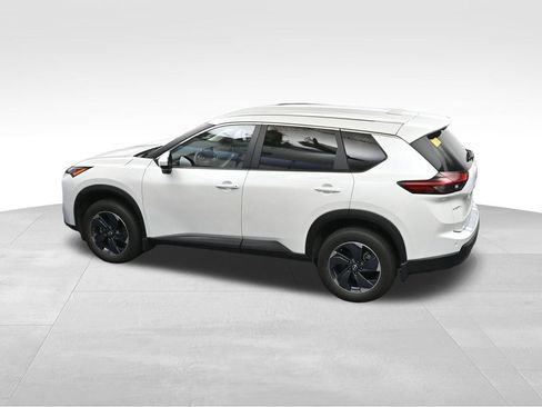 Used 2025 Nissan Rogue SV AWD/4WD image 20