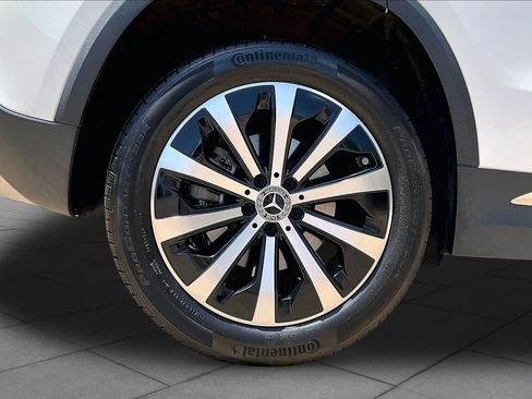 Used 2023 Mercedes-Benz GLA 250 4MATIC image 11
