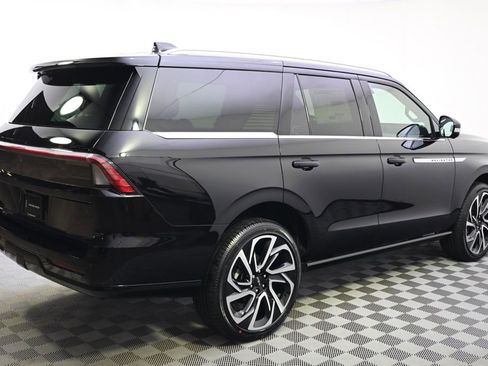 New 2026 Lincoln Navigator Reserve AWD/4WD image 7