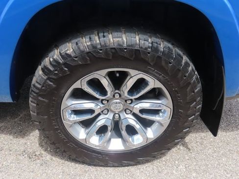 Used 2020 RAM 1500 Laramie AWD/4WD image 17