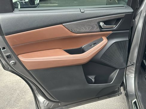 Used 2023 Acura MDX SH-AWD w/ Advance Package image 17