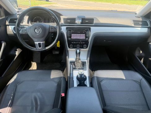 Used 2013 Volkswagen Passat 2.5 SE FWD image 12