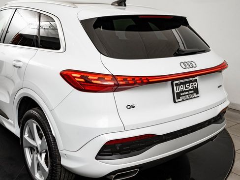 Certified 2025 Audi Q5 2.0T Premium Plus w/ Premium Plus image 19