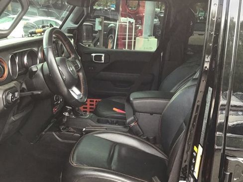 Used 2023 Jeep Gladiator Mojave AWD/4WD image 6