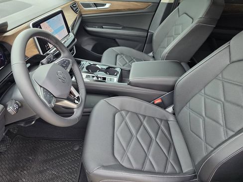 New 2026 Volkswagen Atlas SE FWD image 11