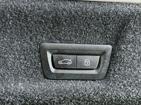 Used 2025 BMW 330i 330i w/ Convenience Package image 29