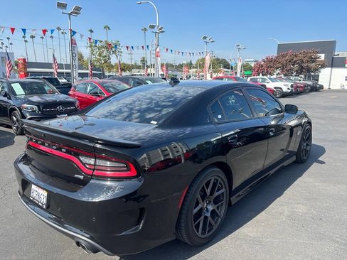 Used 2018 Dodge Charger R/T Scat Pack RWD image 4