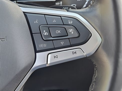 Used 2024 Volkswagen Atlas SEL Premium R-Line AWD/4WD image 25