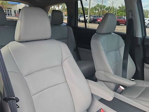 Certified 2018 Honda Pilot Touring image 28
