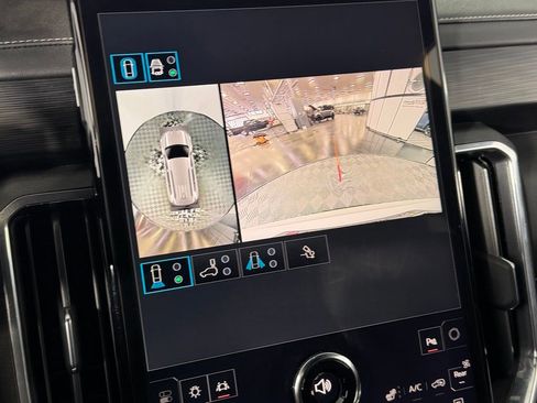 Used 2025 GMC Acadia Elevation image 20