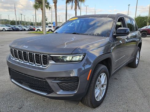 Used 2024 Jeep Grand Cherokee Laredo X image 8