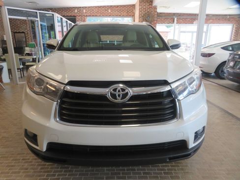 Used 2016 Toyota Highlander XLE FWD image 65