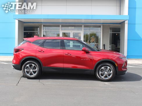 Used 2023 Chevrolet Blazer LT w/ Driver Confidence Package FWD image 3