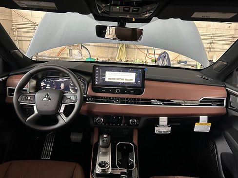 New 2026 Mitsubishi Outlander SEL image 14