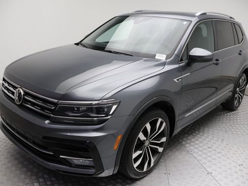Used 2019 Volkswagen Tiguan SEL Premium R-Line w/ 3rd Row Seat Package AWD/4WD image 2