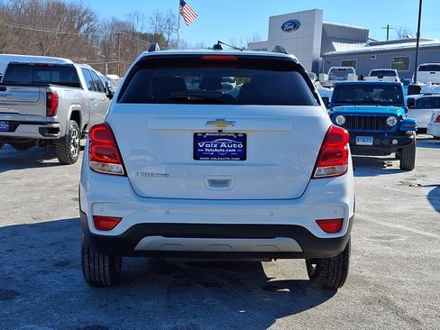 Used 2021 Chevrolet Trax LT w/ Premium Seat Package image 9