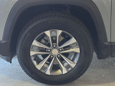 Used 2025 Chevrolet Equinox LT image 34