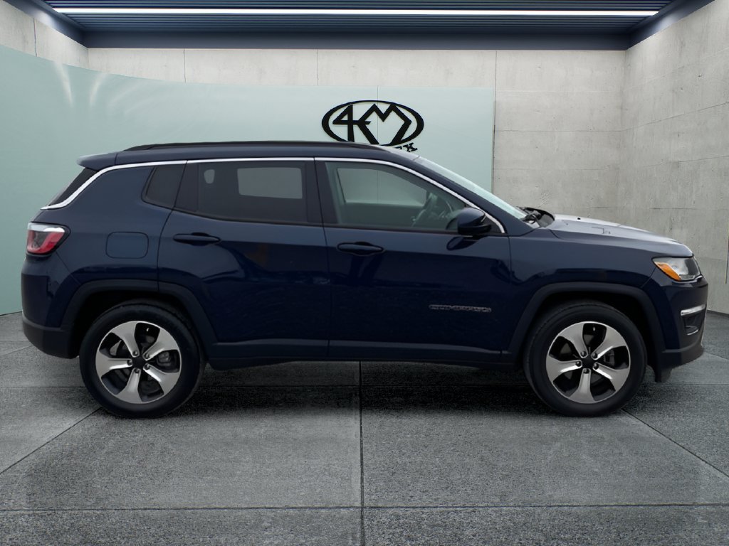 Used 2018 Jeep Compass Latitude w/ Popular Equipment Group FWD image 2