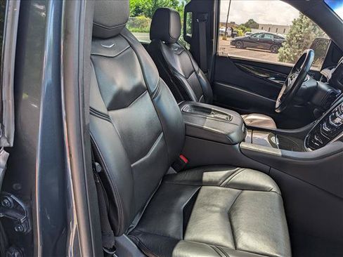 Used 2020 Cadillac Escalade Platinum AWD/4WD image 12