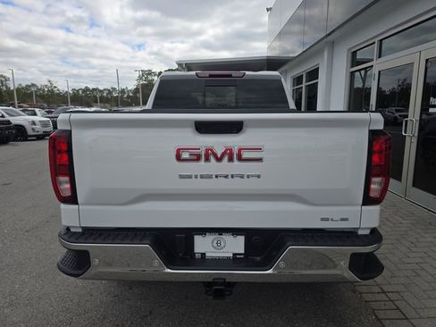 New 2026 GMC Sierra 1500 SLE w/ Preferred Package AWD/4WD image 7