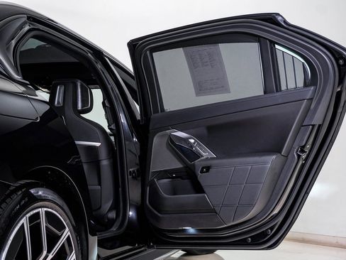 Used 2025 BMW 740i xDrive image 17