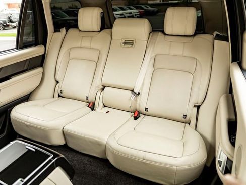 Used 2020 Land Rover Range Rover Long Wheelbase HSE image 23