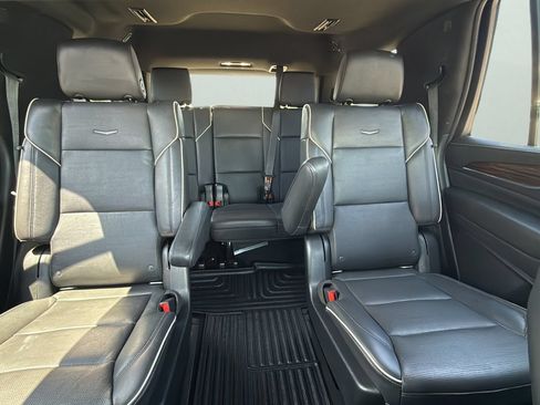 Used 2021 Cadillac Escalade Premium Luxury RWD image 25