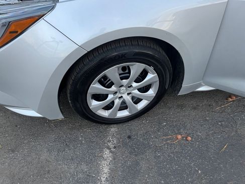 Used 2025 Toyota Corolla LE image 28