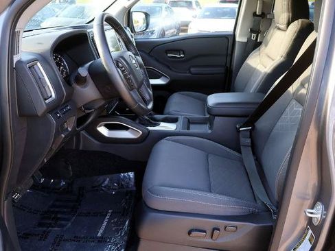 Certified 2025 Nissan Frontier SV w/ SV Convenience Package RWD image 17