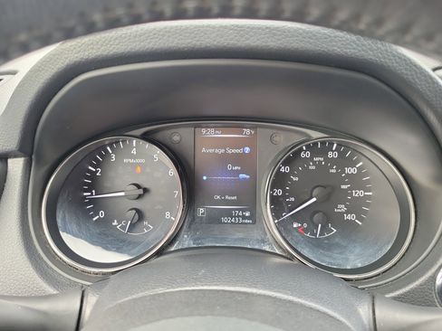 Used 2017 Nissan Rogue SV image 23