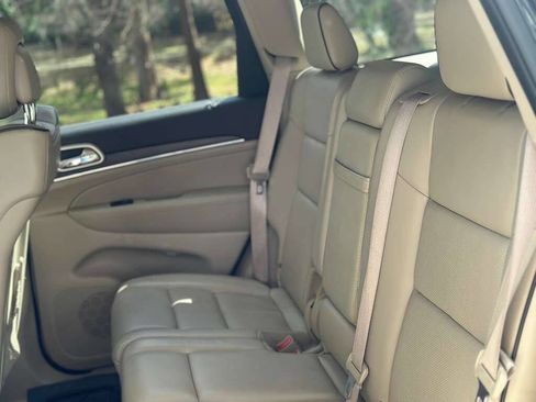 Used 2014 Jeep Grand Cherokee Overland w/ Advanced Technology Group image 17