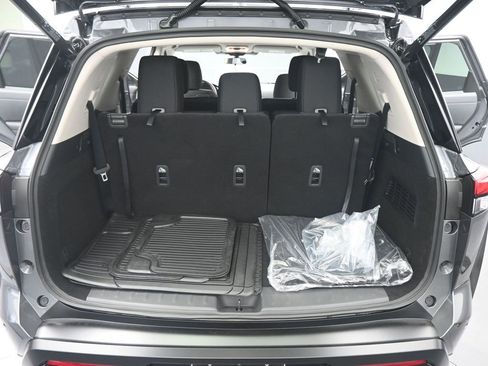 New 2026 Nissan Pathfinder SV image 17