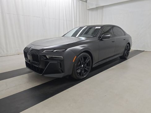 Used 2023 BMW 740i RWD image 2
