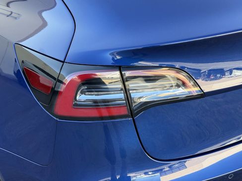 Used 2020 Tesla Model 3 Standard Range Plus image 5