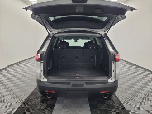 Used 2021 Chevrolet Traverse LS FWD image 29