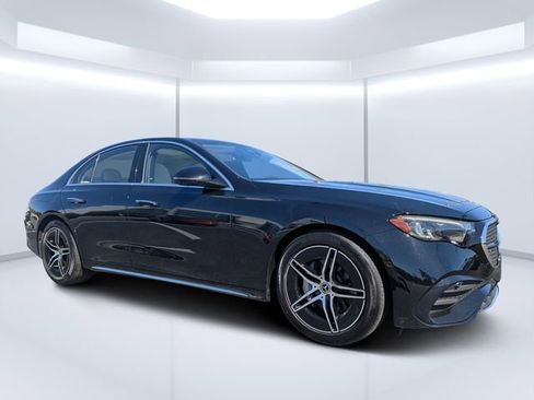 Used 2025 Mercedes-Benz E 350 4MATIC Sedan image 1