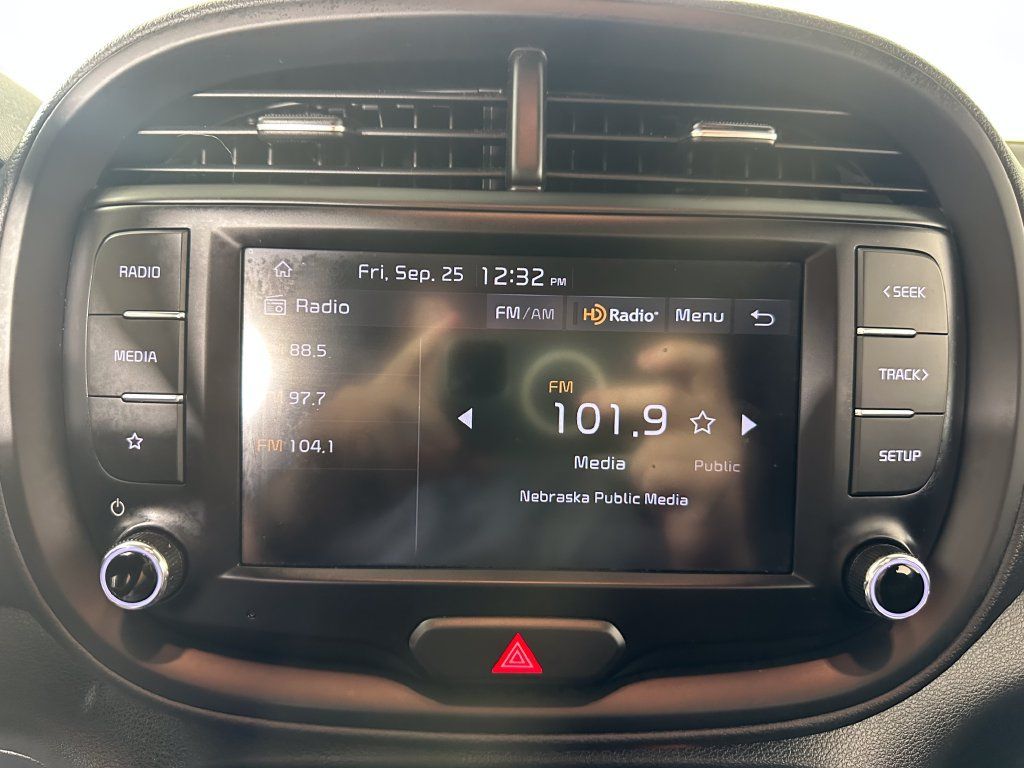 Used 2024 Kia Soul LX FWD image 27
