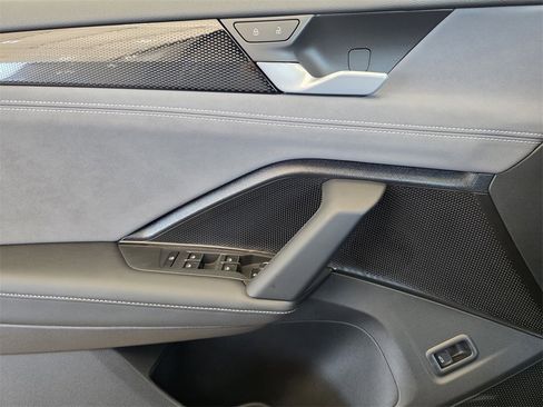 New 2026 Volkswagen Tiguan SE R-Line image 18