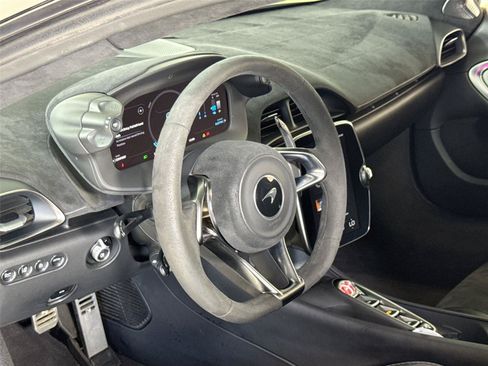 Used 2023 McLaren Artura RWD image 15