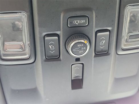 Used 2023 GMC Yukon Denali image 25