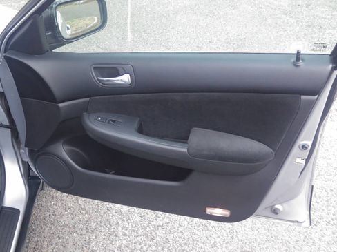Used 2004 Honda Accord LX image 29