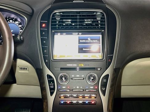 Used 2016 Lincoln MKX Reserve w/ Climate Package AWD/4WD image 12