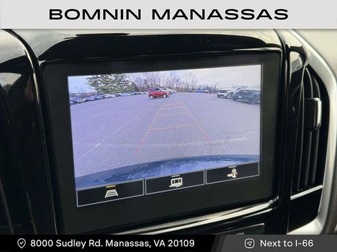 Used 2023 Chevrolet Traverse LT image 24