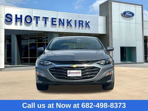 Used 2023 Chevrolet Malibu LT image 2